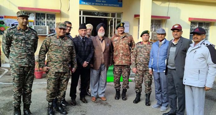 MD ECHS Maj Gen Natrajan during visit to ECHS Poly clinic at Akhnoor.
