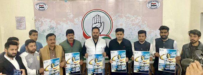 JKPCC chief, Vikar Rasool Wani and NSUI leaders launching ‘Jai Jawan Movement’ against ‘Agnipath Scheme’ in Jammu on Monday.