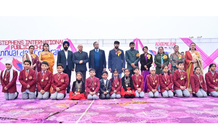 Students of Stephens International Public School posing with dignitaries. Students of Stephens International Public School posing with dignitaries.