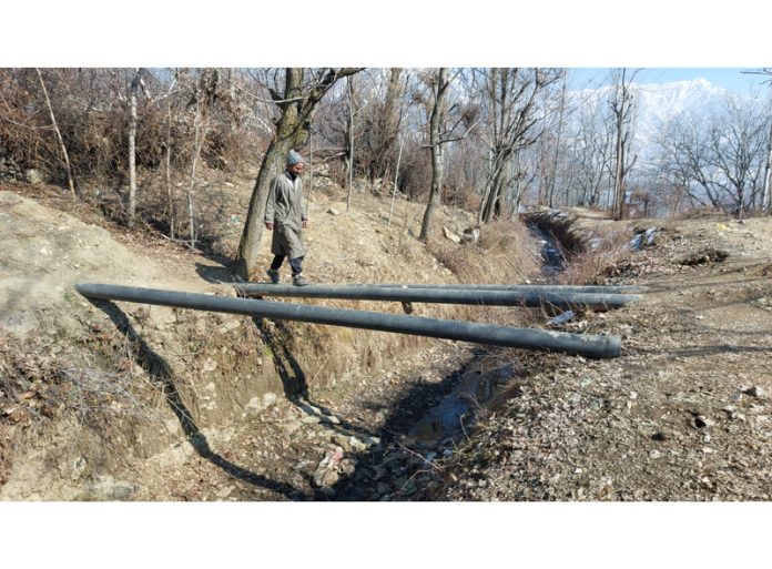 Misuse of water supply pipes in Kangan area. -Excelsior/Firdous