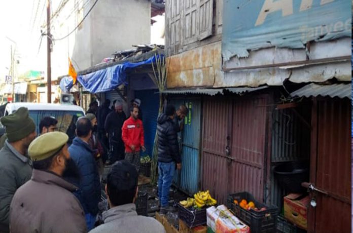 Team of district administration Kishtwar removing encroachments from market. -Excelsior/Tilak Raj