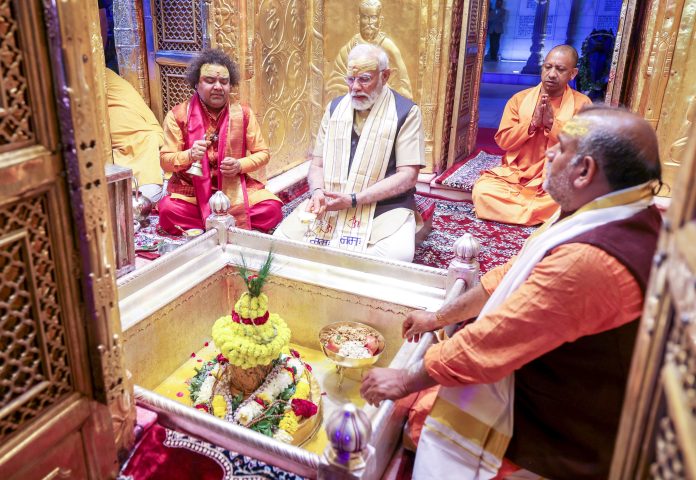 Offering Prayers At Kashi Vishwanath Always Gives Great Satisfaction: PM Modi Offering Prayers At Kashi Vishwanath Always Gives Great Satisfaction: PM Modi