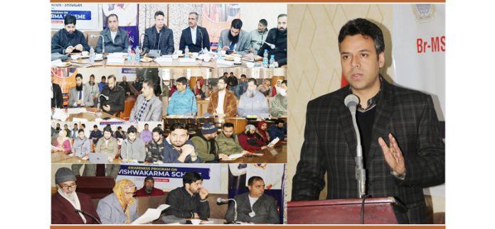 Srinagar Admin organised Awareness programme on PM Vishwakarma scheme at Banquet Hall