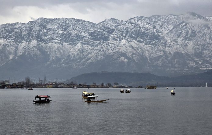 Widespread Light To Moderate Rain, Snow Over J&K During The Next 24 Hrs: MeT Widespread Light To Moderate Rain, Snow Over J&K During The Next 24 Hrs: MeT