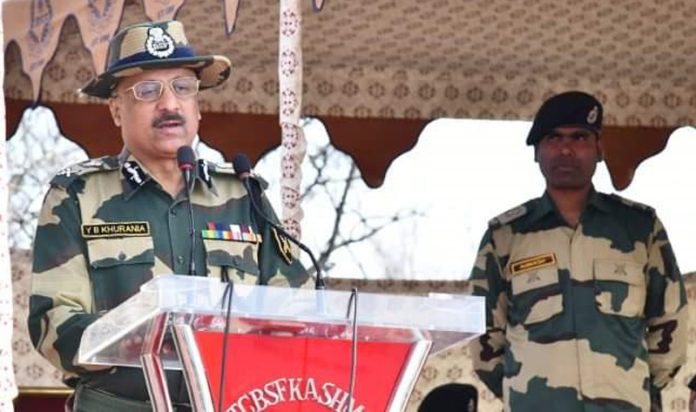 Spl DG BSF Yogesh Bahadur Khurania addressing senior officials and jawans at Srinagar on Saturday.