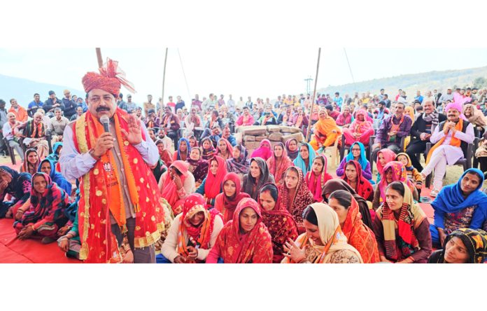 Union Minister Dr Jitendra Singh campaigning in remote hilly Panchayat areas of Chenani Assembly constituency on Friday. — Excelsior/K Kumar