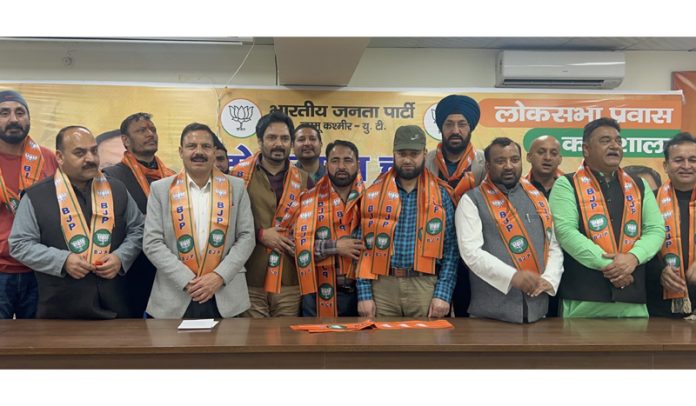 BJP leaders welcoming new entrants into party fold at Jammu on Saturday.