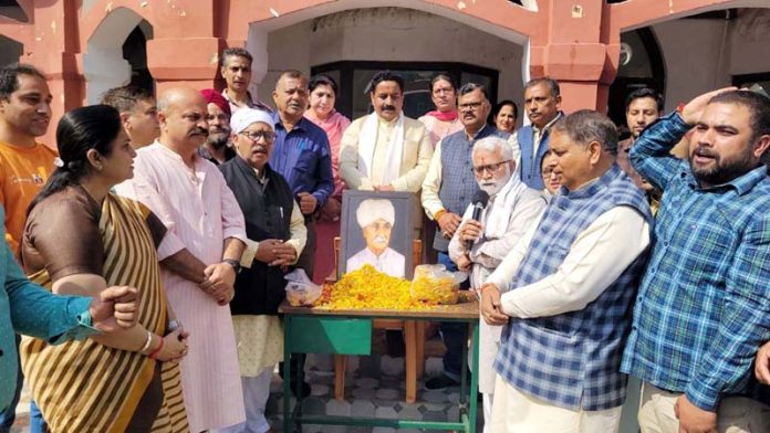Prominent people including BJP leaders paying tribute to Pt Premnath Dogra on his 52nd death anniversary at Jammu on Thursday.