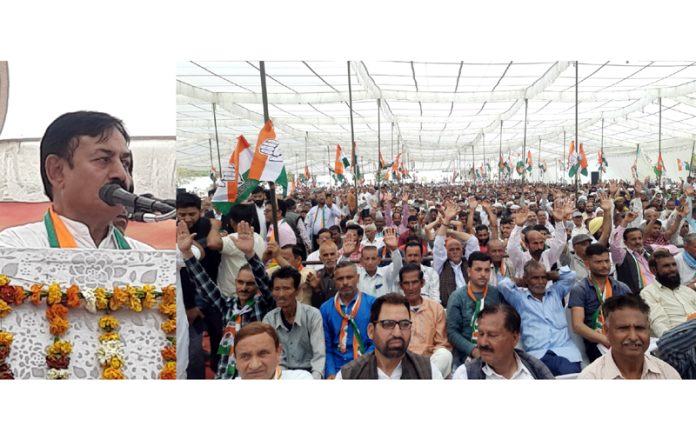 Senior AICC leader, Bharatsinh Solanki addressing public rally at Kathua on Wednesday. -Excelsior/Pardeep