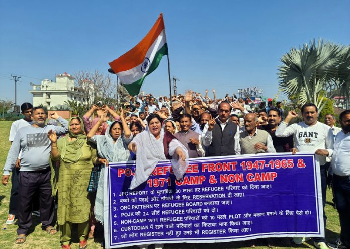 PoJK DPs staging protest at Hari Singh Park, at Tawi bank in Jammu on Wednesday. —Excelsior/ Rakesh