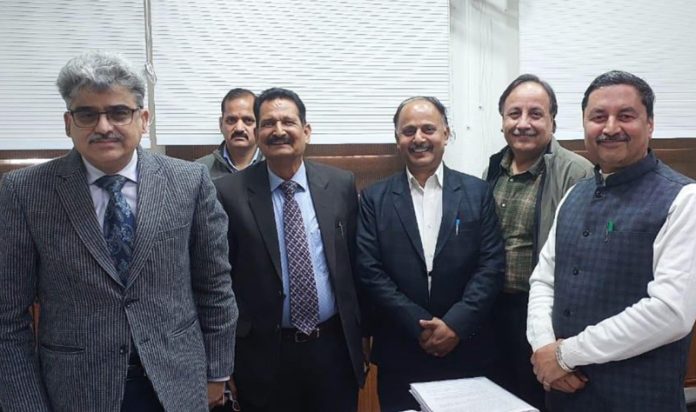 Deputation of unaided private schools meeting with Chief Secretary Atal Dulloo.