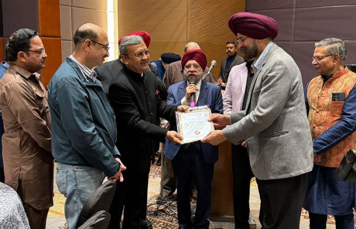 Dr Avtar Singh, Chief Orthopaedic Surgeon at Amandeep Group of Hospitals, receiving Lifetime Achievement Award.