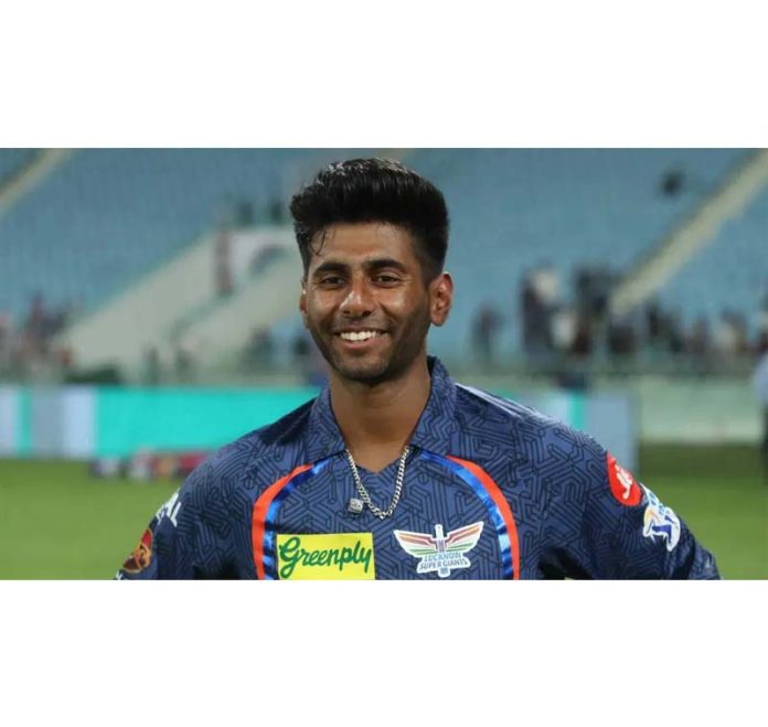 Pace sensation Mayank Yadav goes off field with side strain