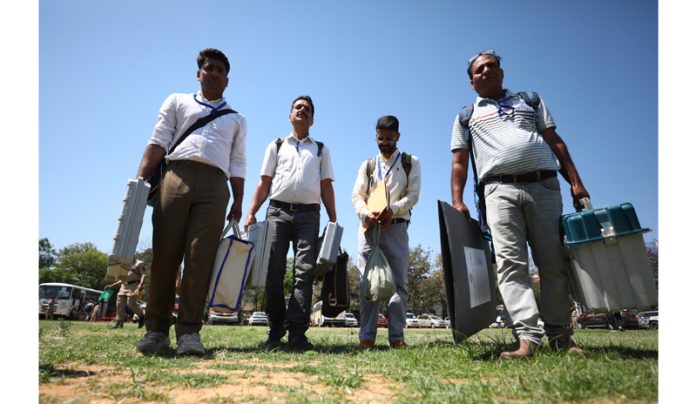 Polling parties leaving for Polling Stations in Jammu on Thursday. -Excelsior/Rakesh