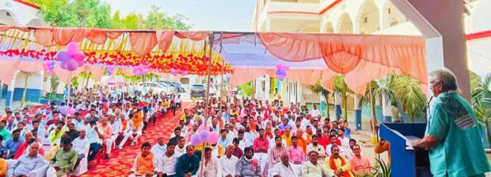 Lt Governor Manoj Sinha addressing conference on ‘Role of citizens in Holistic Development’ at Ghazipur. Lt Governor Manoj Sinha addressing conference on ‘Role of citizens in Holistic Development’ at Ghazipur.
