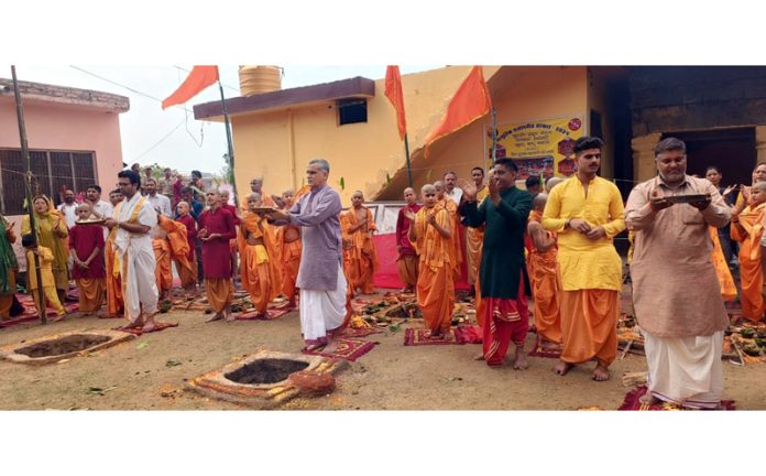 Chief Trustee of the Gurukul, Shakti Pathak leading other Sanskrit scholars in performing rituals during Yagyopaveet Sanskar.