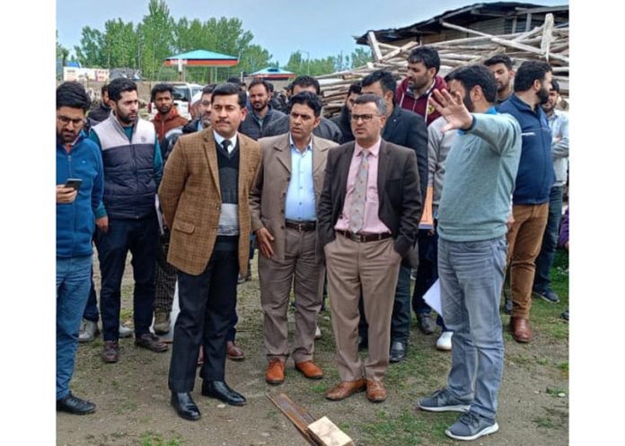 DC and PDSJ Bandipora inspecting work on Court Complex.