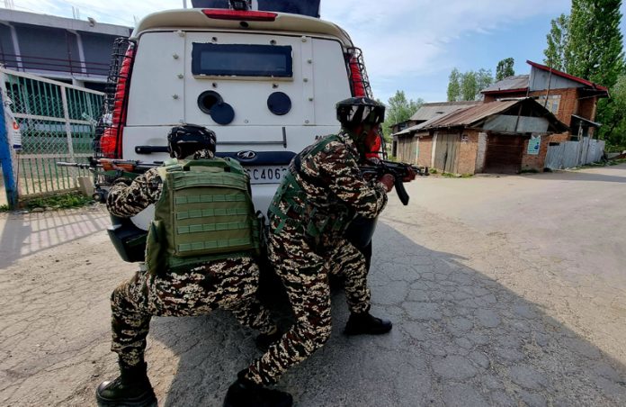 Security forces during encounter at Sopore on Friday. —Excelsior/Aabid Nabi Security forces during encounter at Sopore on Friday. —Excelsior/Aabid Nabi