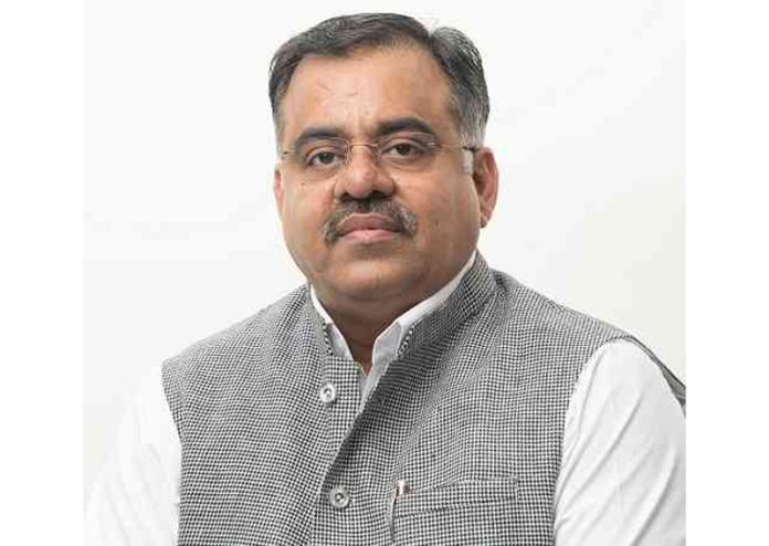 Abdullahs, Congress act like spokespersons of Pak: Chugh Abdullahs, Congress act like spokespersons of Pak: Chugh