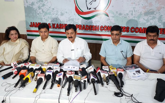 AICC I/C J&K affairs, Bharat Singh Solanki addressing press conference in Jammu on Friday. -Excelsior/Rakesh AICC I/C J&K affairs, Bharat Singh Solanki addressing press conference in Jammu on Friday. -Excelsior/Rakesh