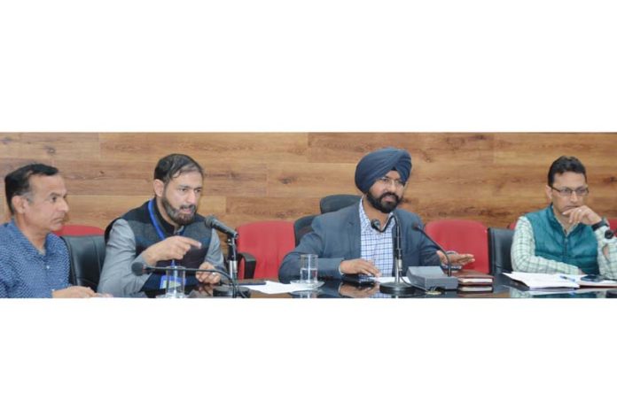 General Observer interacting with Micro-Observers through virtual mode.