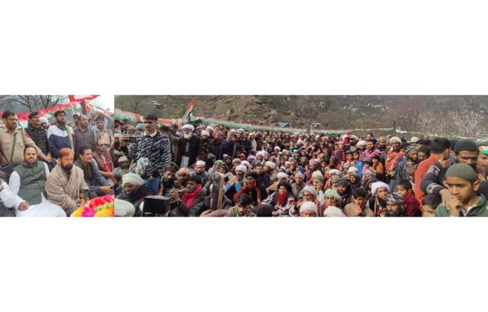 JKPCC Chief Vikar Rasool and Cong candidate Ch Lal Singh during public rally in Doda district on Friday. -Excelsior/Tilak Raj
