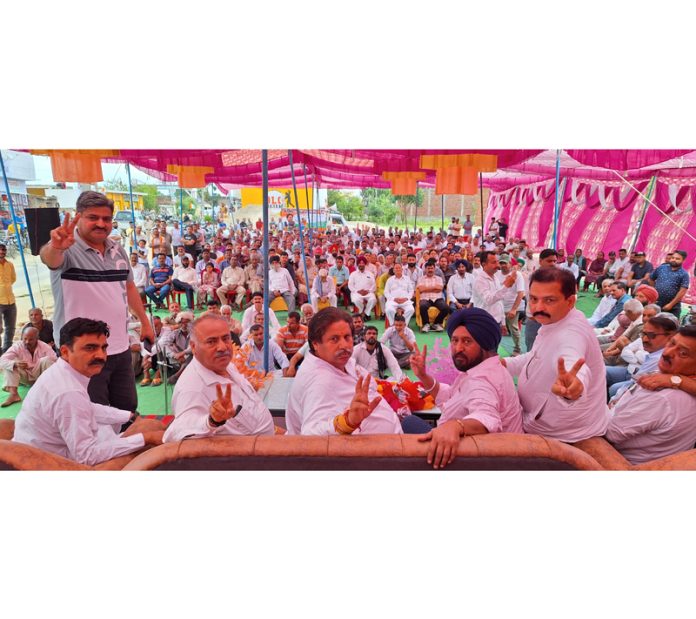 Senior Cong leader Raman Bhalla, TS Tony, YP Kundal during election meeting in Samba. Senior Cong leader Raman Bhalla, TS Tony, YP Kundal during election meeting in Samba.