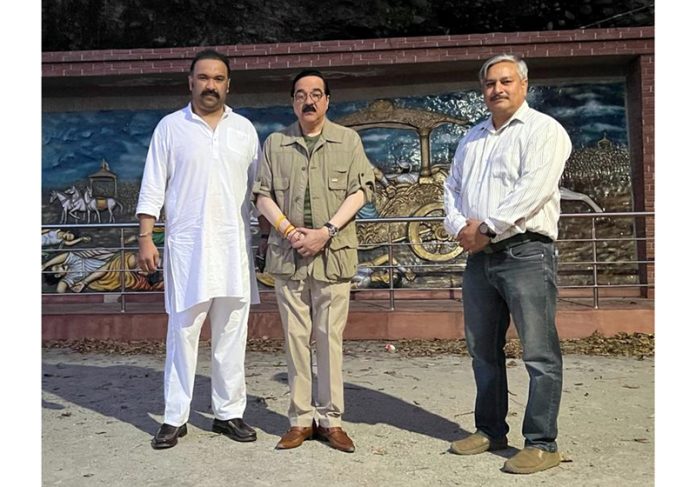 Ajatshatru Singh and Ranvijay posing for a photograph at Jio Pota Ghat.
