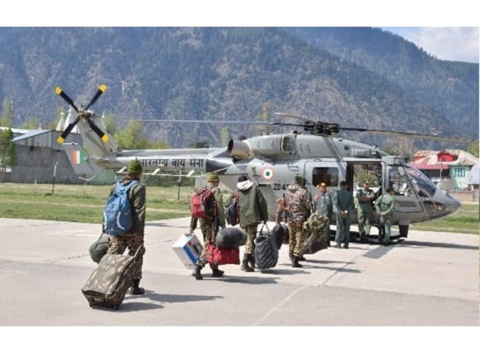 Security personnel being airlifted to snow-bound areas of Kishtwar.