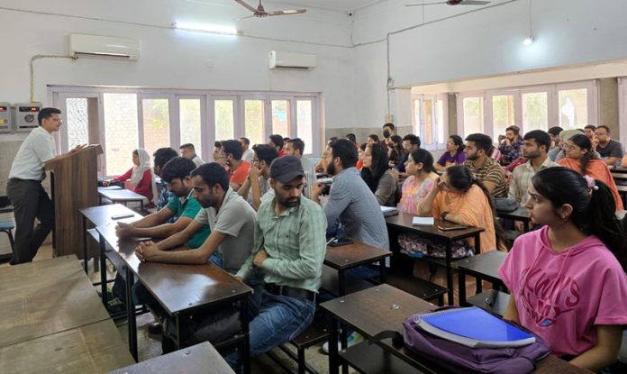 Suvan Sharma interacting with IAS/JKAS aspirants at SR College Gandhi Nagar, Jammu. Suvan Sharma interacting with IAS/JKAS aspirants at SR College Gandhi Nagar, Jammu.