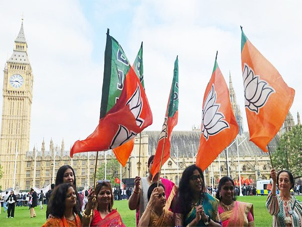 Indian women gathers in traditional attire outside UK Parliament to extend support to PM Modi's success in LS polls Indian women gathers in traditional attire outside UK Parliament to extend support to PM Modi's success in LS polls