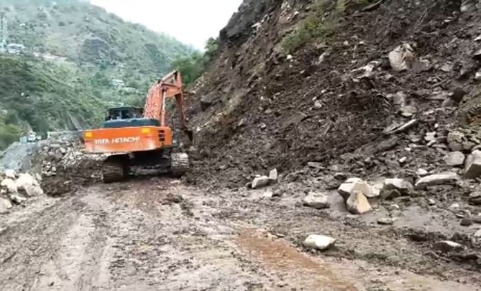 Jammu-Srinagar National Highway Reopens For Light Vehicles After 2 Days Jammu-Srinagar National Highway Reopens For Light Vehicles After 2 Days