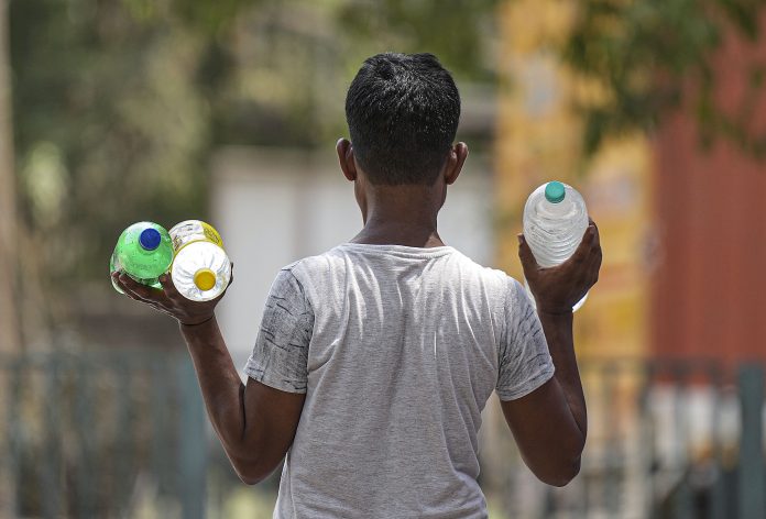 Weather: Hot summer day in Delhi