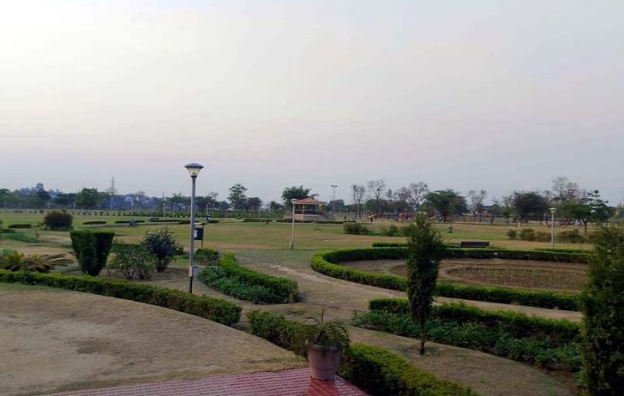 A captivating view of Bagh-e-Bhour Park. A captivating view of Bagh-e-Bhour Park.