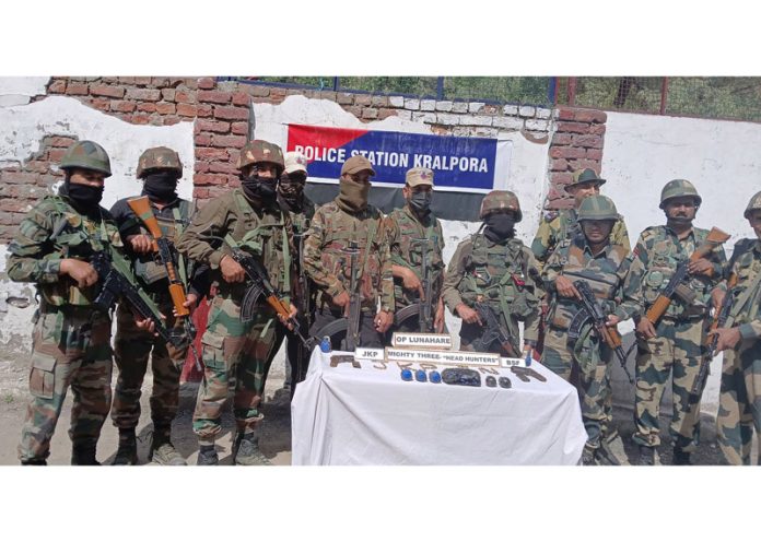 Recoveries made from the possession of arrested associate of terrorist in Kupwara. -Excelsior/Abid Nabi