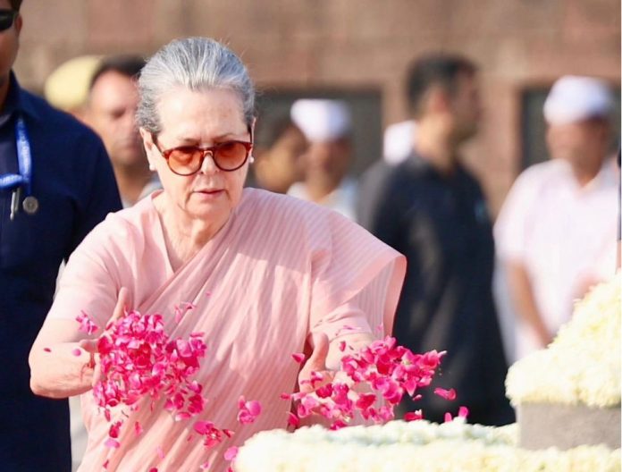 Sonia Gandhi, Mallikarjun Kharge pay homage to former PM Rajiv Gandhi on his death anniversary