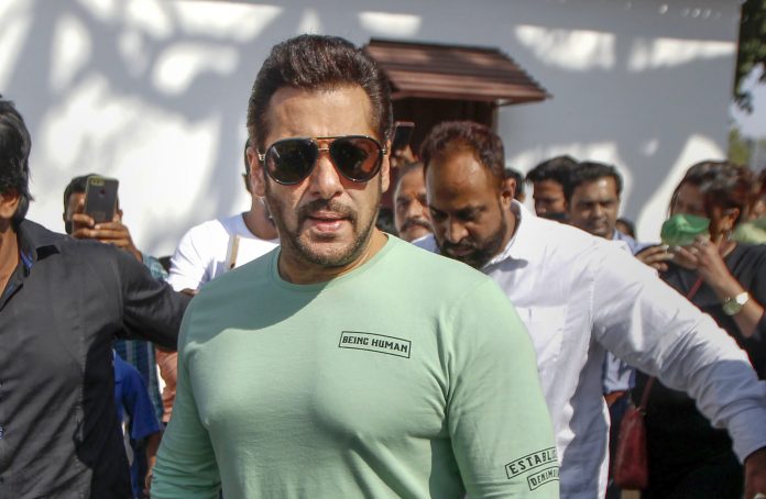 Salman Khan House Firing Case | Accused Attempts Suicide In Crime Branch Lock-Up, Dies At Hospital