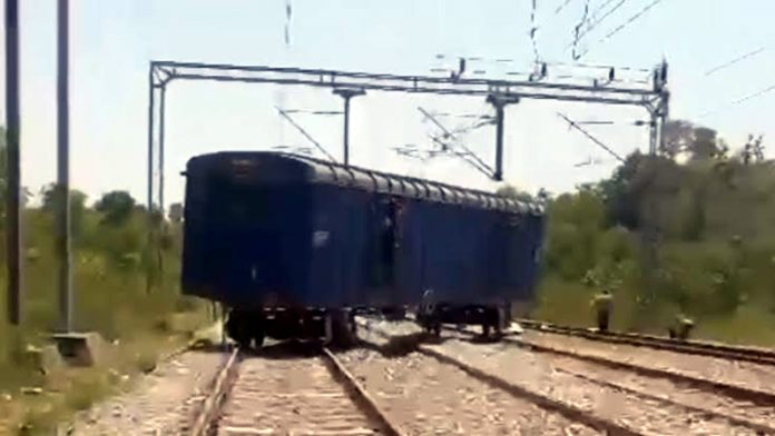 Two wagons of goods train derail Two wagons of goods train derail