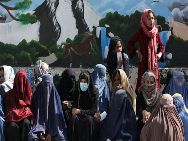 UN officials raise concern on situation of women in Afghanistan UN officials raise concern on situation of women in Afghanistan