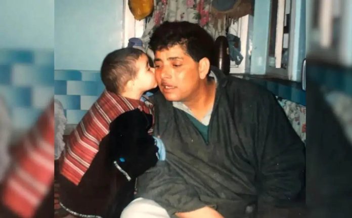 'Dangal' Actor Zaira Wasim's Father Dies 'Dangal' Actor Zaira Wasim's Father Dies