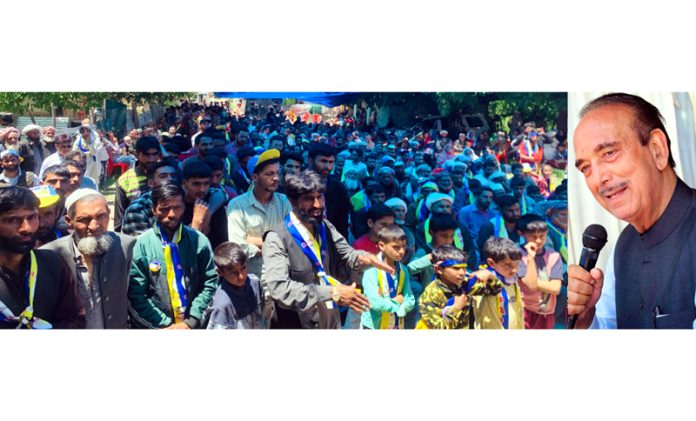 DPAP chairman Ghulam Nabi Azad addressing a large gathering of ST community in Devsar area of South Kashmir.
