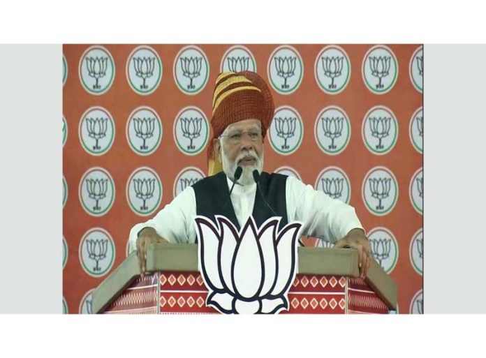 PM Narendra Modi addressing a rally at Himmatnagar in Gujarat on Wednesday. PM Narendra Modi addressing a rally at Himmatnagar in Gujarat on Wednesday.