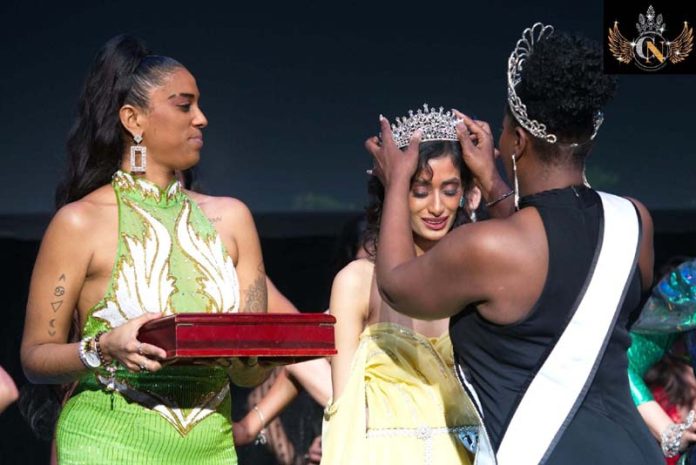Kathua girl Sonam Mehta being crowned as runner up in a beauty pageant at Toronto Canada. Kathua girl Sonam Mehta being crowned as runner up in a beauty pageant at Toronto Canada.