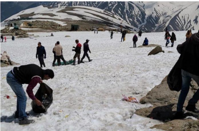Cleanliness drive at Gulmarg. Cleanliness drive at Gulmarg.