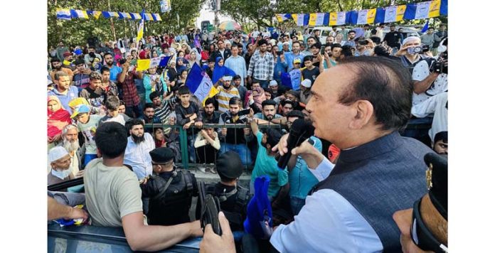 DPAP Chairman Ghulam Nabi Azad addressing an election rally in Srinagar on Thursday. -Excelsior/Shakeel DPAP Chairman Ghulam Nabi Azad addressing an election rally in Srinagar on Thursday. -Excelsior/Shakeel