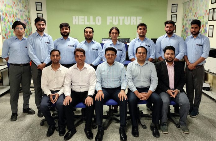 Prof Ankur Gupta, Director MIET posing with faculty and students.