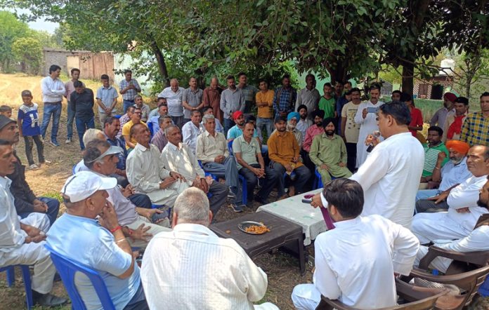 JKPCC Senior vice president, Ravinder Sharma addressing public meeting in Beripattan area of Nowshera. JKPCC Senior vice president, Ravinder Sharma addressing public meeting in Beripattan area of Nowshera.