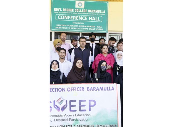 Dignitaries during awareness event. Dignitaries during awareness event.