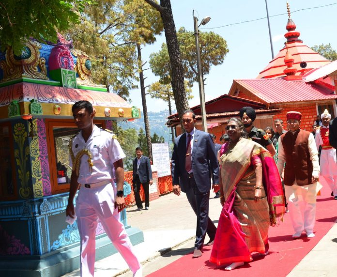 President Murmu worships at Tara Devi, Sankat Mochan temples in Himachal President Murmu worships at Tara Devi, Sankat Mochan temples in Himachal