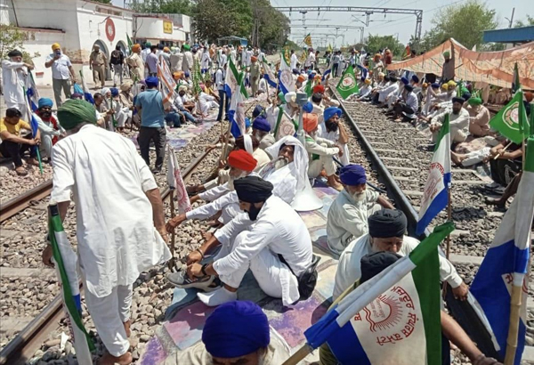 Punjab: Farmers suspend rail rook protest at Shambhu railway station Punjab: Farmers suspend rail rook protest at Shambhu railway station